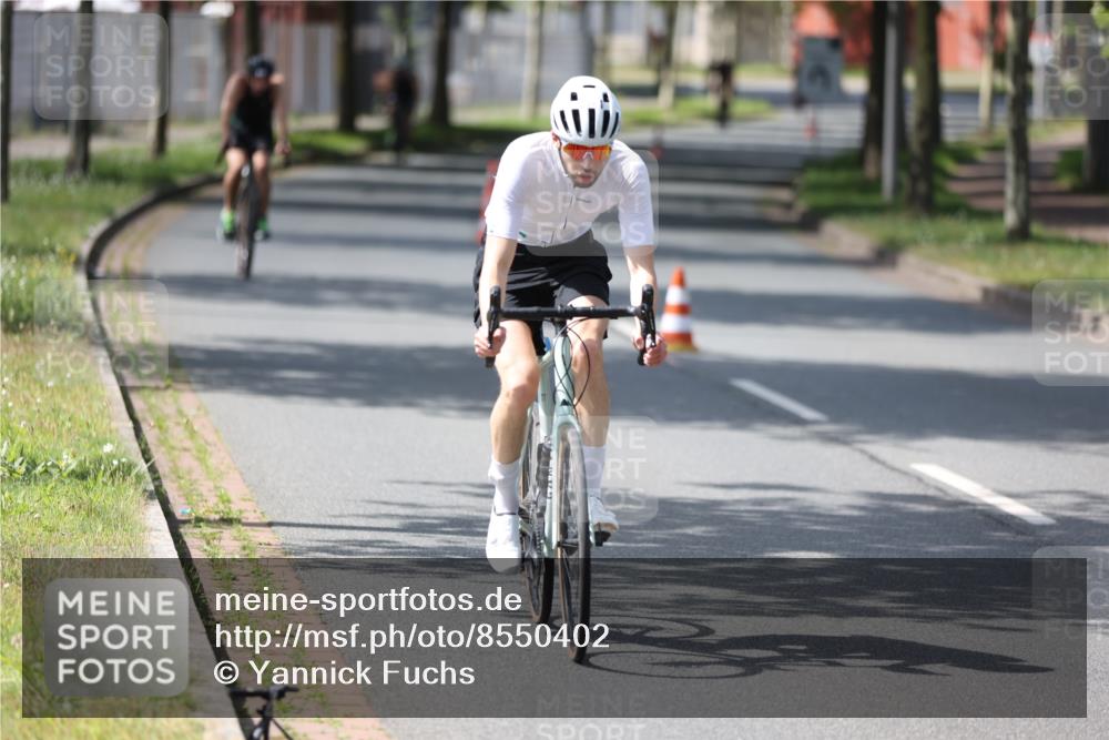 10.08.2025 - GEWOBA Citytriathlon Bremen Yannick Fuchs http://msf.ph/oto/8550402 10.08.2025 14:13:28 Radfahren 14, 26, 44, 104, 112, 175 meine-sportfotos.de