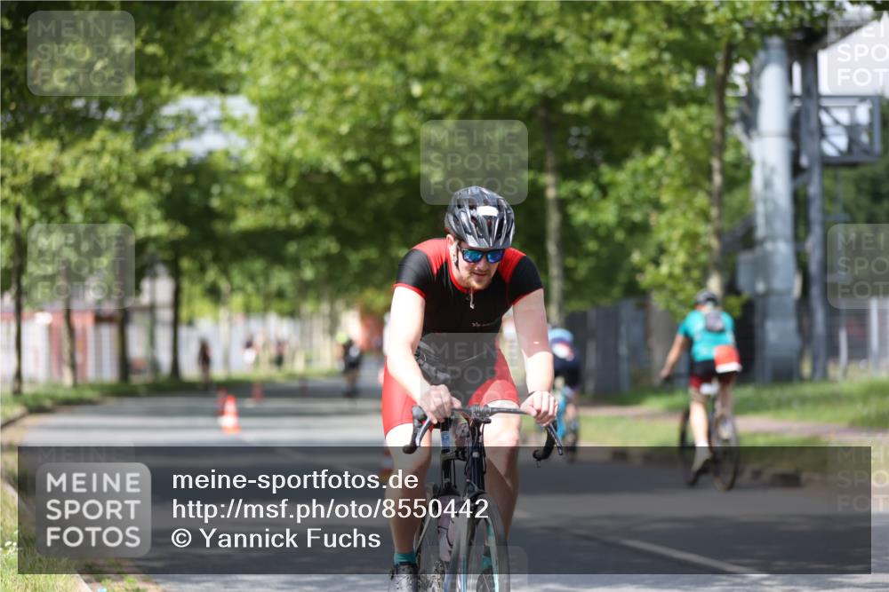 10.08.2025 - GEWOBA Citytriathlon Bremen Yannick Fuchs http://msf.ph/oto/8550442 10.08.2025 12:23:27 Radfahren 589, 606, 638, 696, 740, 754, 802, 921, 934, 945, 953, 983 meine-sportfotos.de