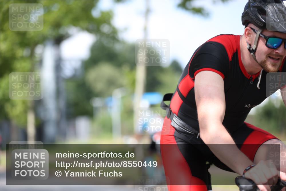 10.08.2025 - GEWOBA Citytriathlon Bremen Yannick Fuchs http://msf.ph/oto/8550449 10.08.2025 12:23:27 Radfahren 589, 606, 638, 696, 740, 754, 802, 921, 934, 945, 953, 983 meine-sportfotos.de