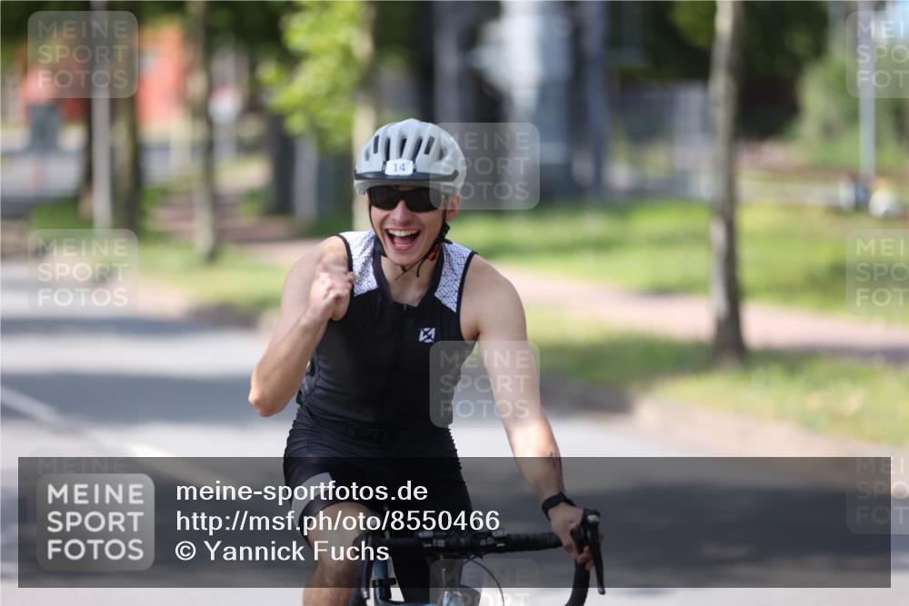 10.08.2025 - GEWOBA Citytriathlon Bremen Yannick Fuchs http://msf.ph/oto/8550466 10.08.2025 14:13:35 Radfahren 14, 26, 44, 112, 175 meine-sportfotos.de