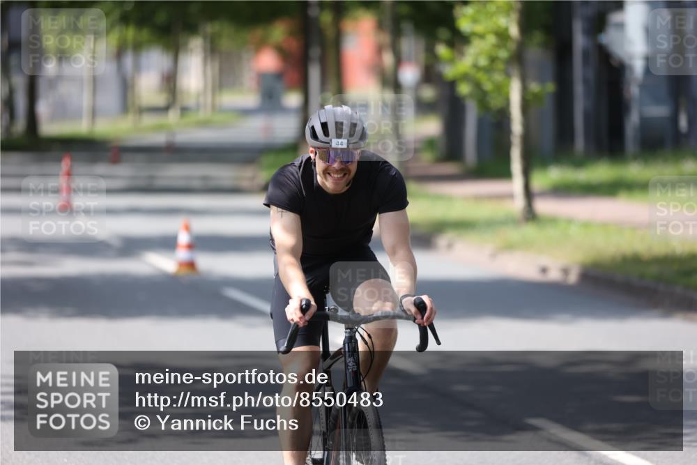 10.08.2025 - GEWOBA Citytriathlon Bremen Yannick Fuchs http://msf.ph/oto/8550483 10.08.2025 14:13:40 Radfahren 14, 26, 44, 112, 175 meine-sportfotos.de