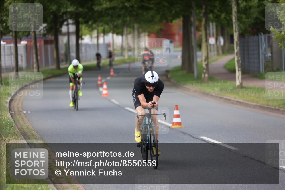 10.08.2025 - GEWOBA Citytriathlon Bremen Yannick Fuchs http://msf.ph/oto/8550559 10.08.2025 12:24:48 Radfahren 597, 660, 672, 698, 737, 880, 890, 896, 954, 955, 1006 meine-sportfotos.de