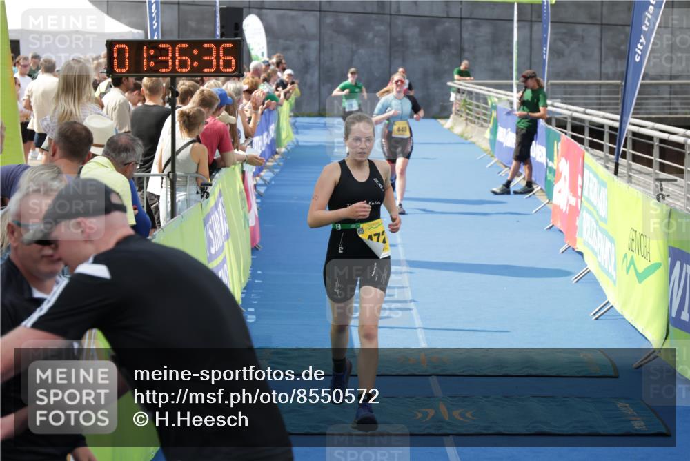 10.08.2025 - GEWOBA Citytriathlon Bremen H.Heesch http://msf.ph/oto/8550572 10.08.2025 11:40:18 Ziel 5, 472 meine-sportfotos.de