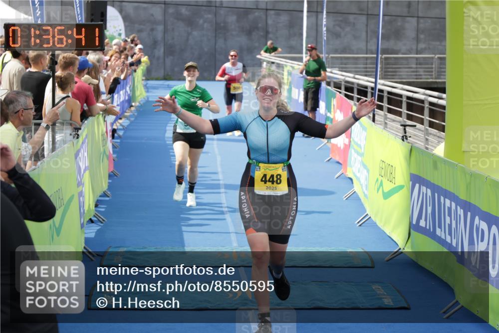 10.08.2025 - GEWOBA Citytriathlon Bremen H.Heesch http://msf.ph/oto/8550595 10.08.2025 11:40:23 Ziel 5, 448, 472, 502 meine-sportfotos.de