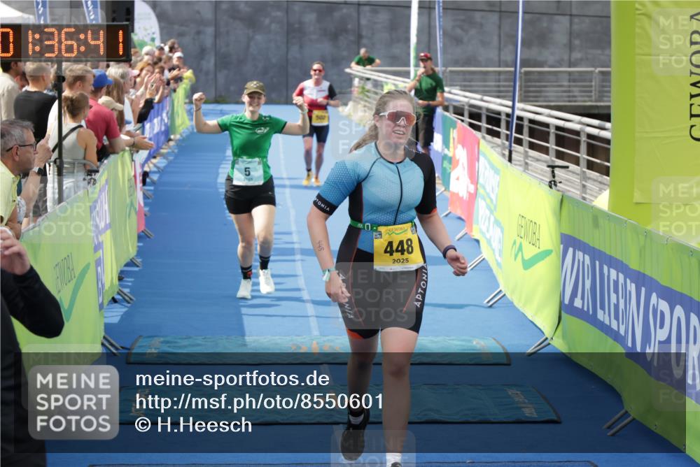 10.08.2025 - GEWOBA Citytriathlon Bremen H.Heesch http://msf.ph/oto/8550601 10.08.2025 11:40:23 Ziel 5, 448, 472, 502 meine-sportfotos.de