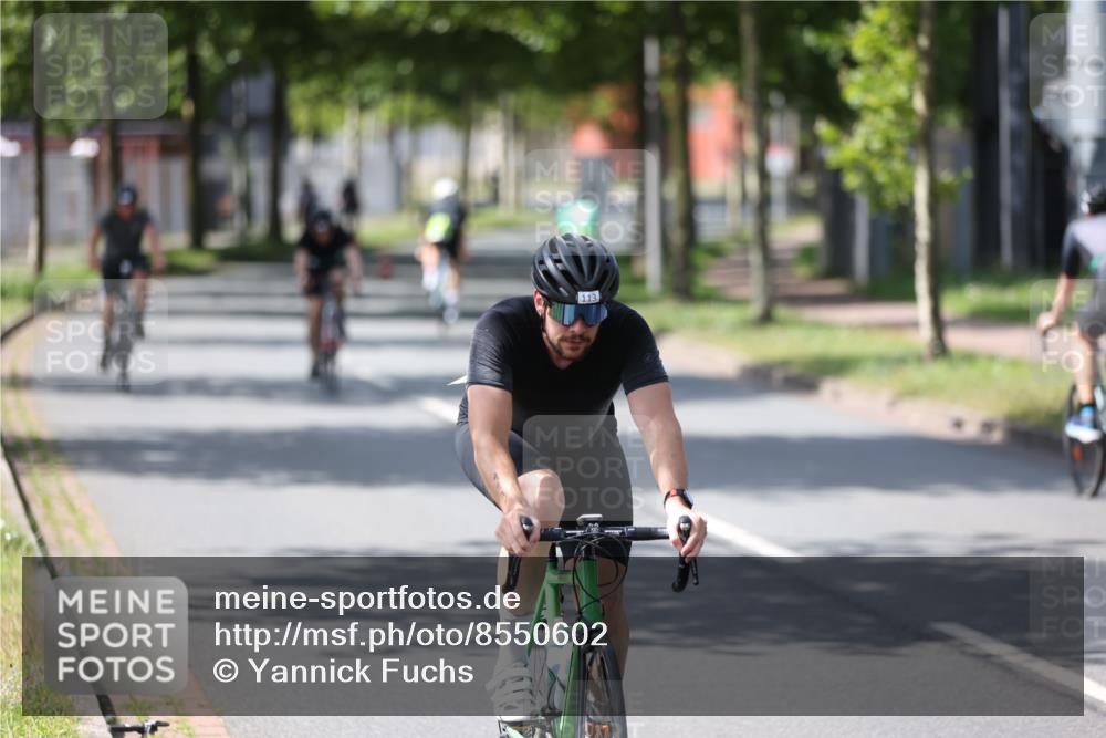 10.08.2025 - GEWOBA Citytriathlon Bremen Yannick Fuchs http://msf.ph/oto/8550602 10.08.2025 14:14:47 Radfahren 37, 68, 77, 82, 93, 96, 105, 113, 143 meine-sportfotos.de