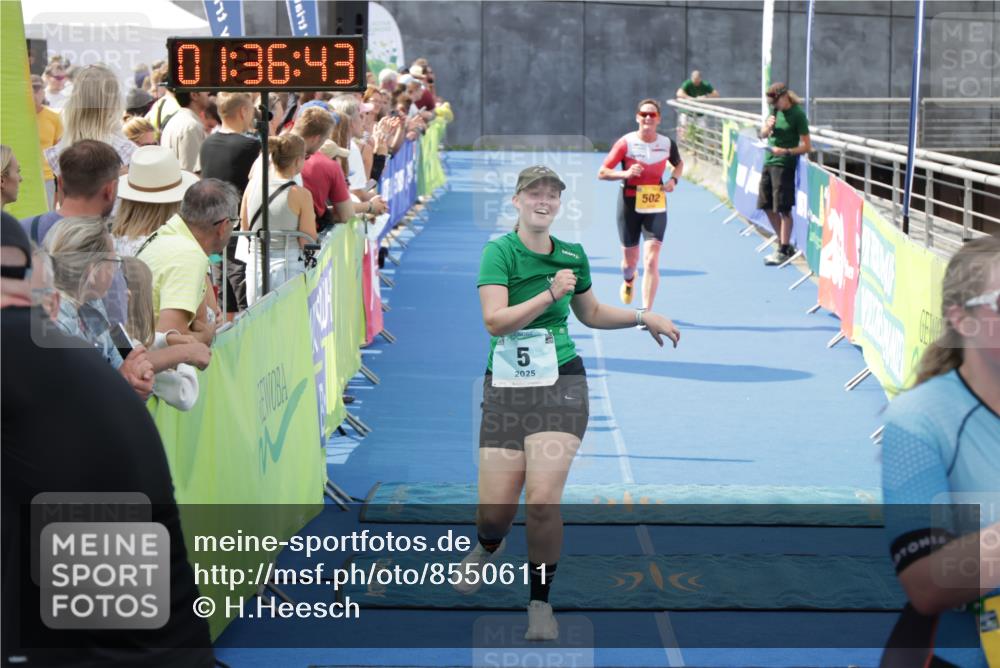 10.08.2025 - GEWOBA Citytriathlon Bremen H.Heesch http://msf.ph/oto/8550611 10.08.2025 11:40:25 Ziel 5, 448, 472, 502 meine-sportfotos.de