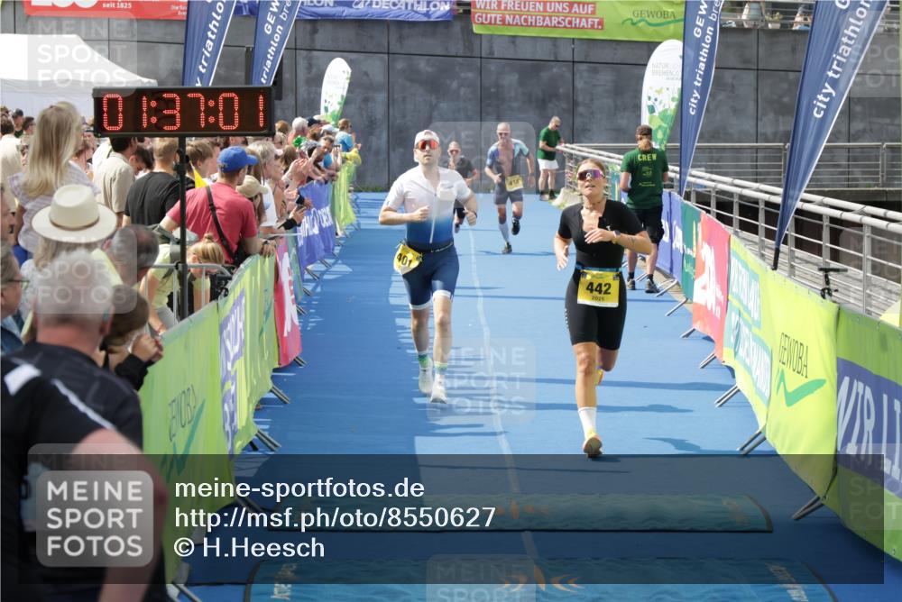 10.08.2025 - GEWOBA Citytriathlon Bremen H.Heesch http://msf.ph/oto/8550627 10.08.2025 11:40:43 Ziel 401, 417, 442, 498 meine-sportfotos.de