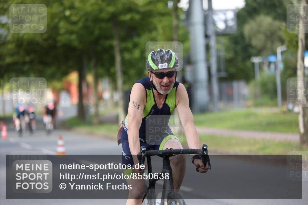 10.08.2025 - GEWOBA Citytriathlon Bremen Yannick Fuchs http://msf.ph/oto/8550638 10.08.2025 12:25:21 Radfahren 595, 619, 908, 958, 965, 1024 meine-sportfotos.de