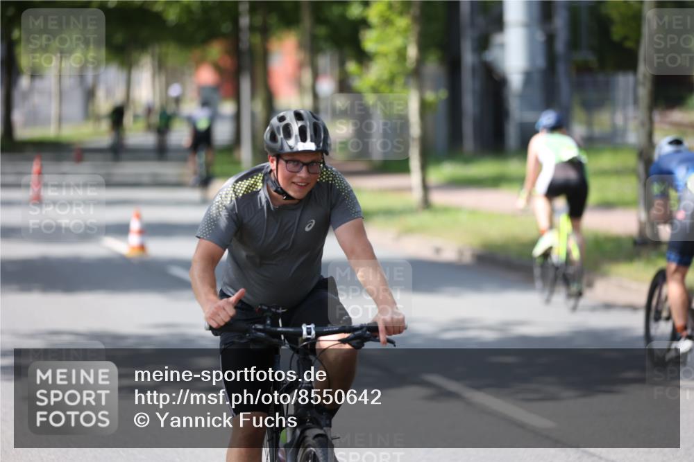 10.08.2025 - GEWOBA Citytriathlon Bremen Yannick Fuchs http://msf.ph/oto/8550642 10.08.2025 14:14:50 Radfahren 37, 68, 82, 96, 105, 113, 143, 226 meine-sportfotos.de