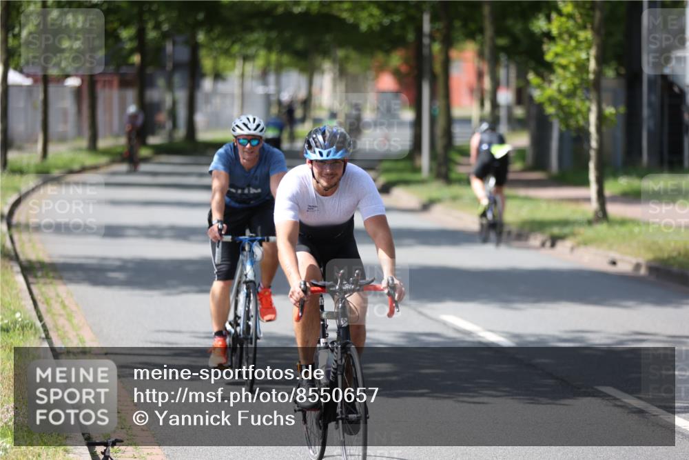 10.08.2025 - GEWOBA Citytriathlon Bremen Yannick Fuchs http://msf.ph/oto/8550657 10.08.2025 14:14:54 Radfahren 37, 68, 82, 96, 105, 113, 133, 151, 226 meine-sportfotos.de