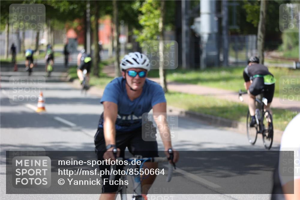 10.08.2025 - GEWOBA Citytriathlon Bremen Yannick Fuchs http://msf.ph/oto/8550664 10.08.2025 14:14:55 Radfahren 37, 68, 82, 96, 105, 113, 133, 146, 151, 226 meine-sportfotos.de