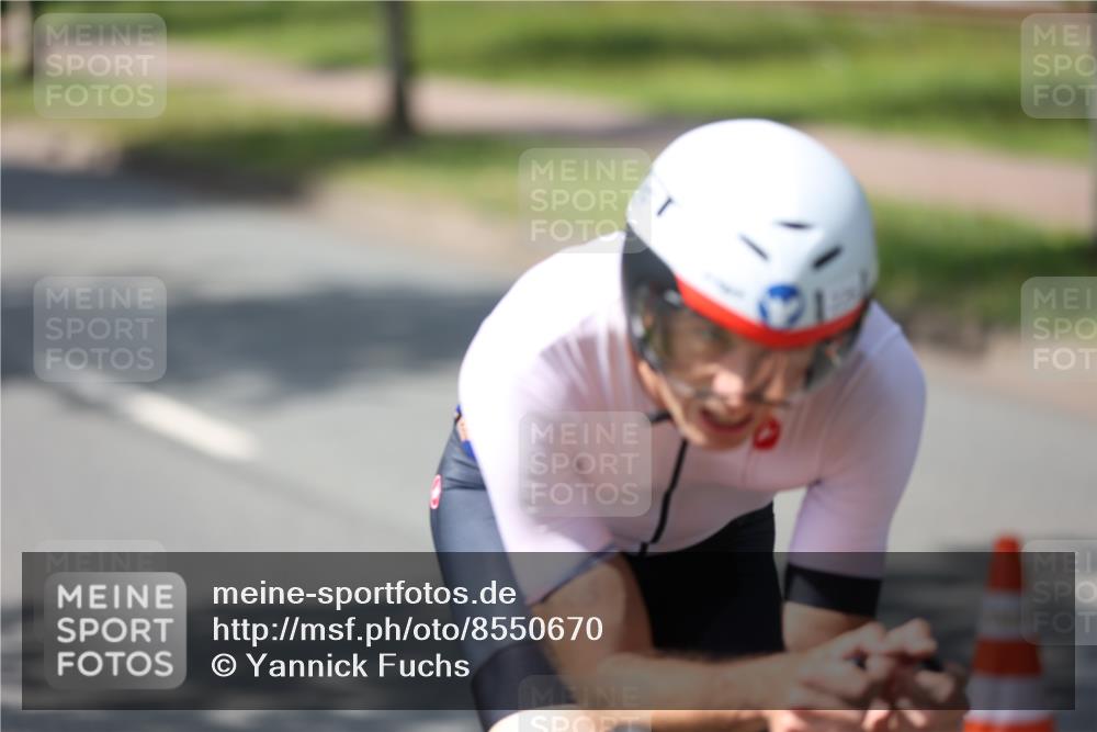 10.08.2025 - GEWOBA Citytriathlon Bremen Yannick Fuchs http://msf.ph/oto/8550670 10.08.2025 14:15:00 Radfahren 15, 37, 68, 82, 96, 108, 133, 146, 151, 226 meine-sportfotos.de