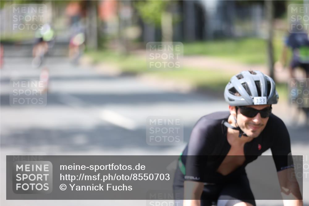 10.08.2025 - GEWOBA Citytriathlon Bremen Yannick Fuchs http://msf.ph/oto/8550703 10.08.2025 14:15:08 Radfahren 15, 76, 82, 88, 108, 133, 146, 151, 226 meine-sportfotos.de