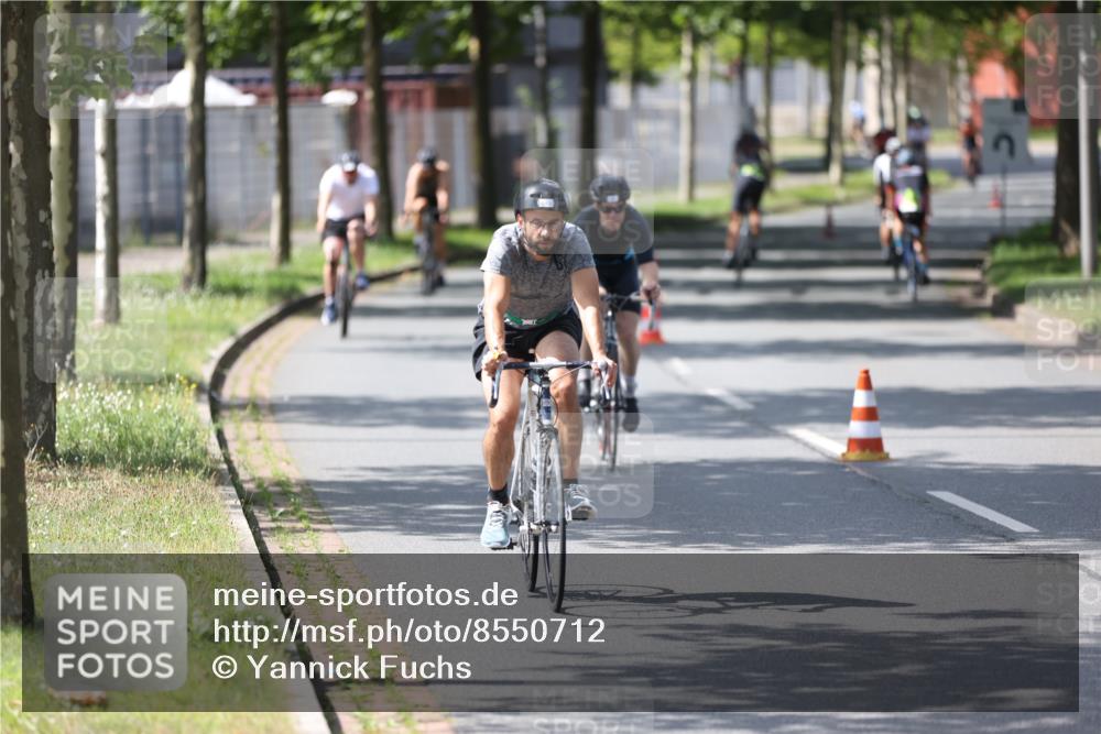 10.08.2025 - GEWOBA Citytriathlon Bremen Yannick Fuchs http://msf.ph/oto/8550712 10.08.2025 14:15:10 Radfahren 15, 45, 55, 76, 88, 108, 133, 146, 151, 226 meine-sportfotos.de