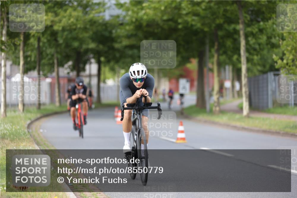 10.08.2025 - GEWOBA Citytriathlon Bremen Yannick Fuchs http://msf.ph/oto/8550779 10.08.2025 12:26:26 Radfahren 574, 608, 628, 668, 731, 808, 837, 903, 930, 972 meine-sportfotos.de