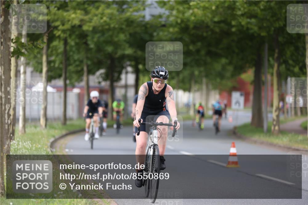 10.08.2025 - GEWOBA Citytriathlon Bremen Yannick Fuchs http://msf.ph/oto/8550869 10.08.2025 12:26:44 Radfahren 574, 644, 668, 710, 837, 846, 889, 903, 928, 930, 939, 946, 948, 972 meine-sportfotos.de
