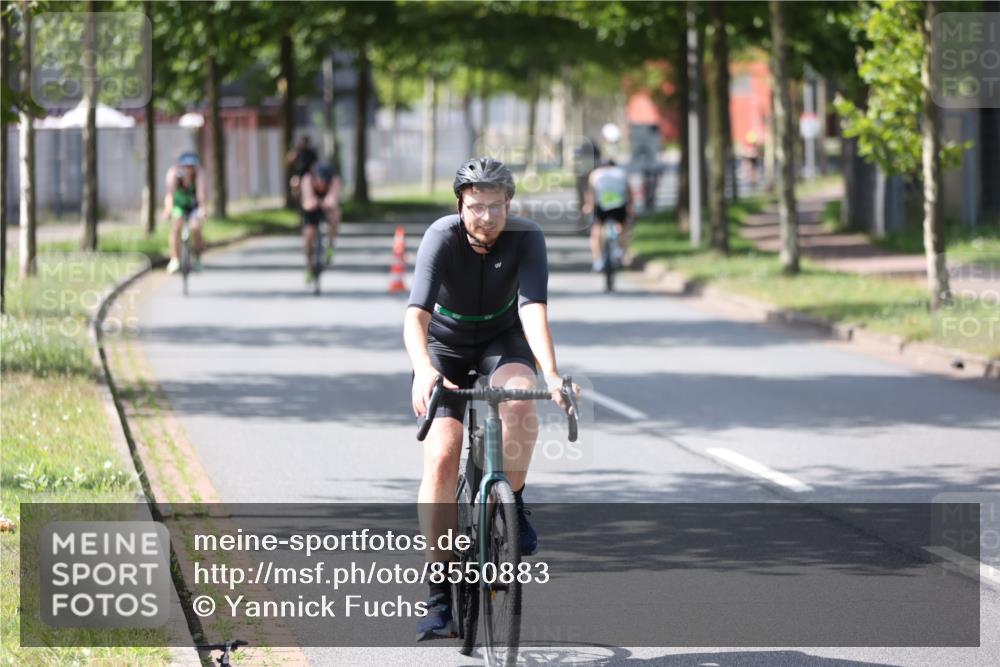 10.08.2025 - GEWOBA Citytriathlon Bremen Yannick Fuchs http://msf.ph/oto/8550883 10.08.2025 14:15:43 Radfahren 72, 74, 98, 118, 123, 187, 271 meine-sportfotos.de