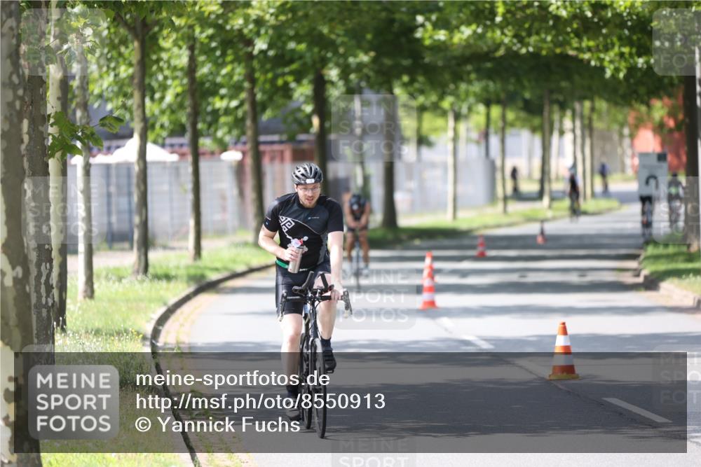 10.08.2025 - GEWOBA Citytriathlon Bremen Yannick Fuchs http://msf.ph/oto/8550913 10.08.2025 14:15:49 Radfahren 43, 72, 74, 98, 118, 187, 271 meine-sportfotos.de