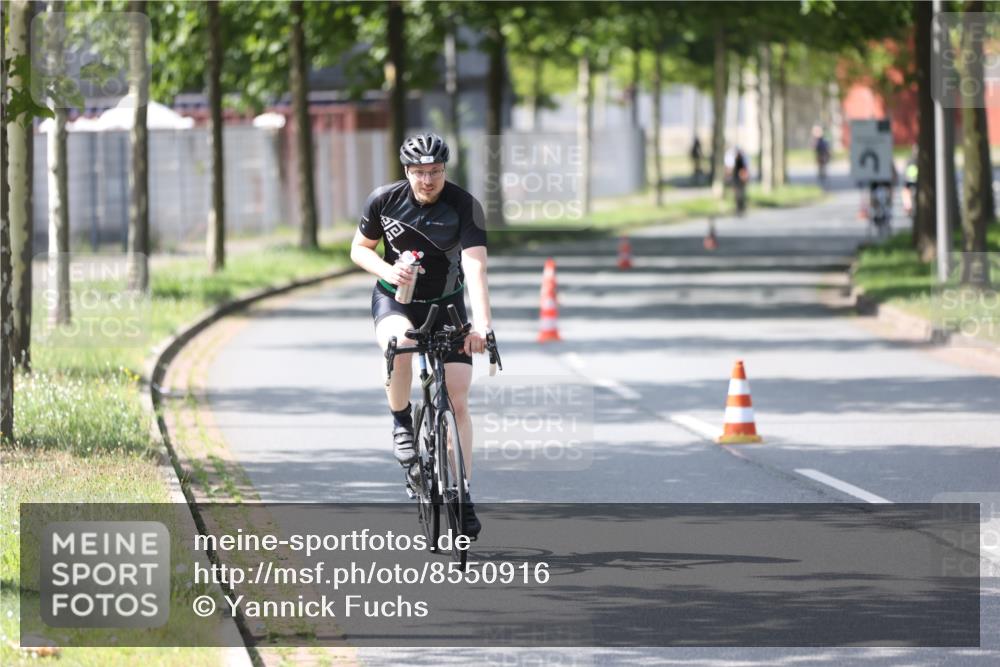 10.08.2025 - GEWOBA Citytriathlon Bremen Yannick Fuchs http://msf.ph/oto/8550916 10.08.2025 14:15:49 Radfahren 43, 72, 74, 98, 118, 187, 271 meine-sportfotos.de