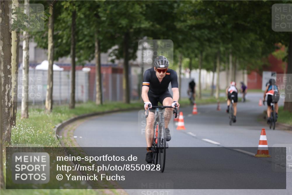 10.08.2025 - GEWOBA Citytriathlon Bremen Yannick Fuchs http://msf.ph/oto/8550928 10.08.2025 12:27:01 Radfahren 607, 644, 703, 727, 846, 889, 918, 928, 948, 1003 meine-sportfotos.de