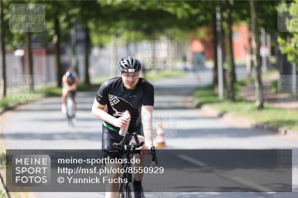 10.08.2025 - GEWOBA Citytriathlon Bremen Yannick Fuchs http://msf.ph/oto/8550929 10.08.2025 14:15:50 Radfahren 43, 72, 74, 98, 118, 129, 187, 271 meine-sportfotos.de
