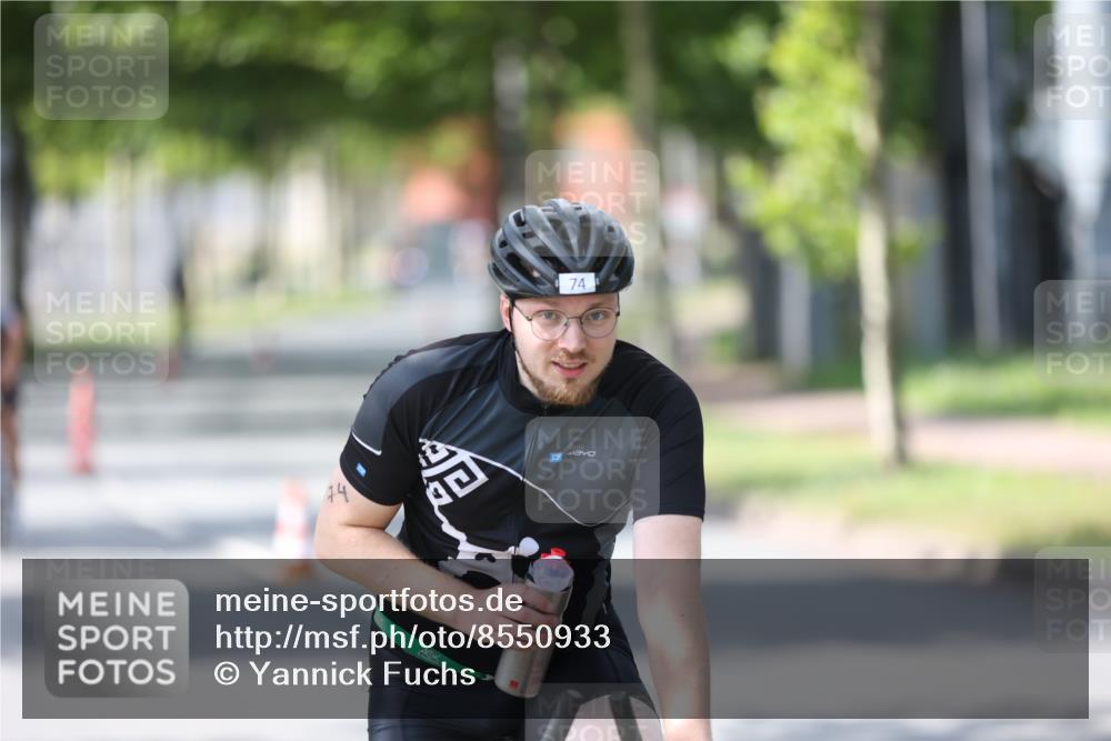 10.08.2025 - GEWOBA Citytriathlon Bremen Yannick Fuchs http://msf.ph/oto/8550933 10.08.2025 14:15:51 Radfahren 43, 72, 74, 98, 129, 187, 271 meine-sportfotos.de