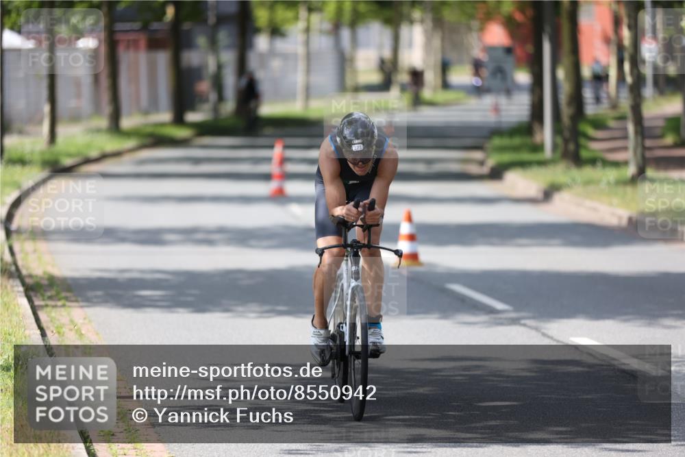 10.08.2025 - GEWOBA Citytriathlon Bremen Yannick Fuchs http://msf.ph/oto/8550942 10.08.2025 14:15:53 Radfahren 43, 46, 72, 74, 92, 98, 129, 187, 271 meine-sportfotos.de