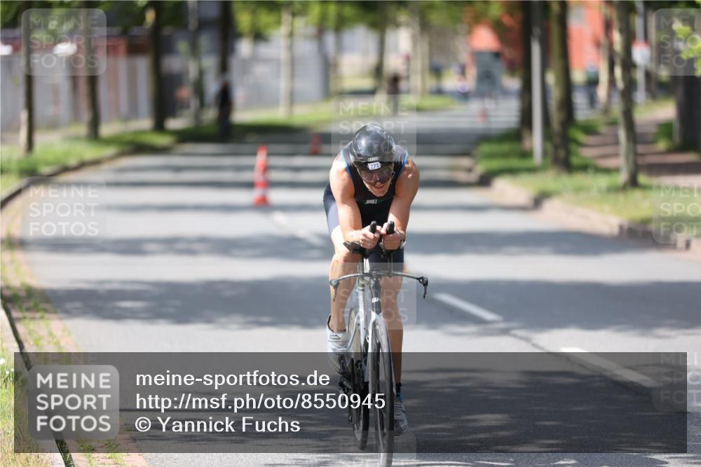 10.08.2025 - GEWOBA Citytriathlon Bremen Yannick Fuchs http://msf.ph/oto/8550945 10.08.2025 14:15:53 Radfahren 43, 46, 72, 74, 92, 98, 129, 187, 271 meine-sportfotos.de