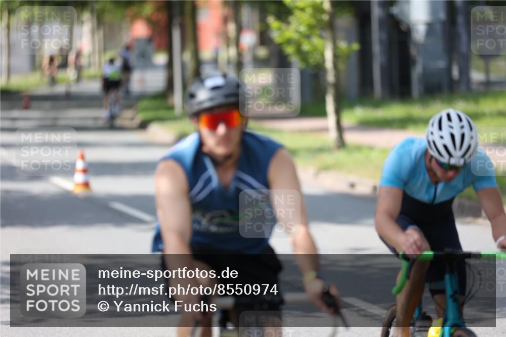 10.08.2025 - GEWOBA Citytriathlon Bremen Yannick Fuchs http://msf.ph/oto/8550974 10.08.2025 14:16:10 Radfahren 2, 23, 24, 38, 43, 46, 48, 62, 65, 92, 129 meine-sportfotos.de