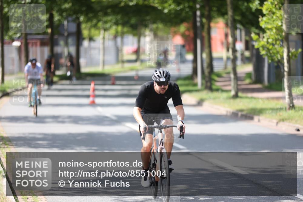 10.08.2025 - GEWOBA Citytriathlon Bremen Yannick Fuchs http://msf.ph/oto/8551004 10.08.2025 14:16:14 Radfahren 2, 23, 24, 38, 46, 48, 57, 62, 63, 65, 92, 129 meine-sportfotos.de