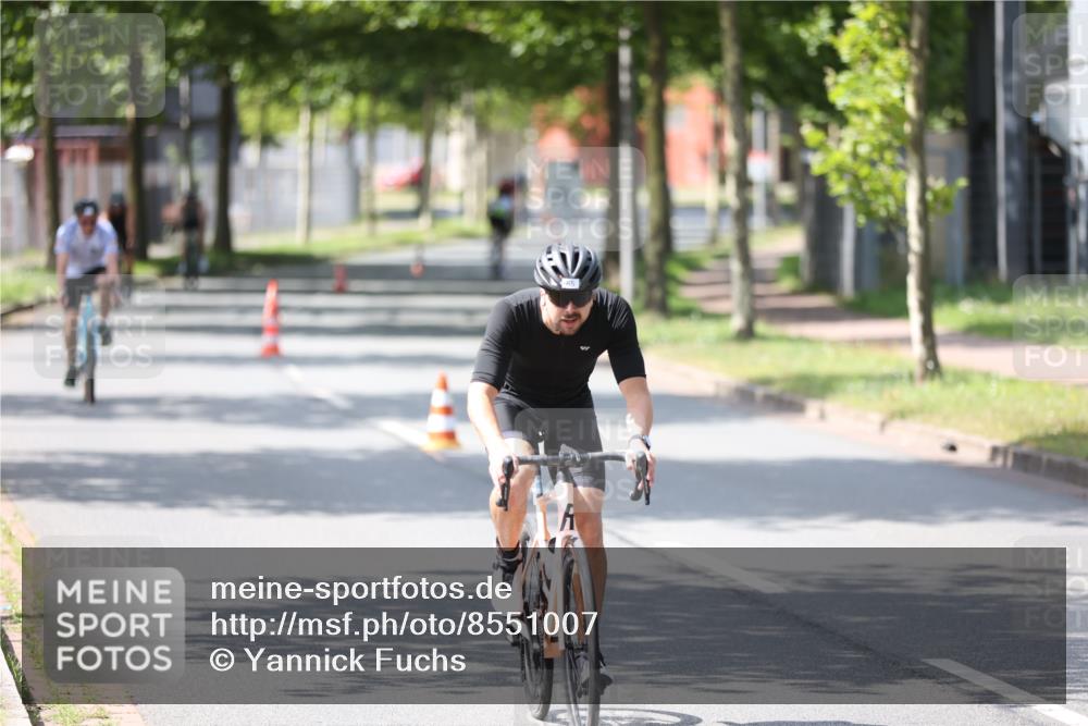 10.08.2025 - GEWOBA Citytriathlon Bremen Yannick Fuchs http://msf.ph/oto/8551007 10.08.2025 14:16:14 Radfahren 2, 23, 24, 38, 46, 48, 57, 62, 63, 65, 92, 129 meine-sportfotos.de