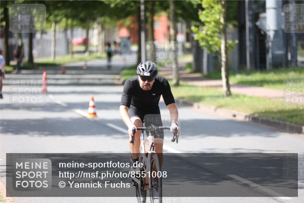 10.08.2025 - GEWOBA Citytriathlon Bremen Yannick Fuchs http://msf.ph/oto/8551008 10.08.2025 14:16:14 Radfahren 2, 23, 24, 38, 46, 48, 57, 62, 63, 65, 92, 129 meine-sportfotos.de