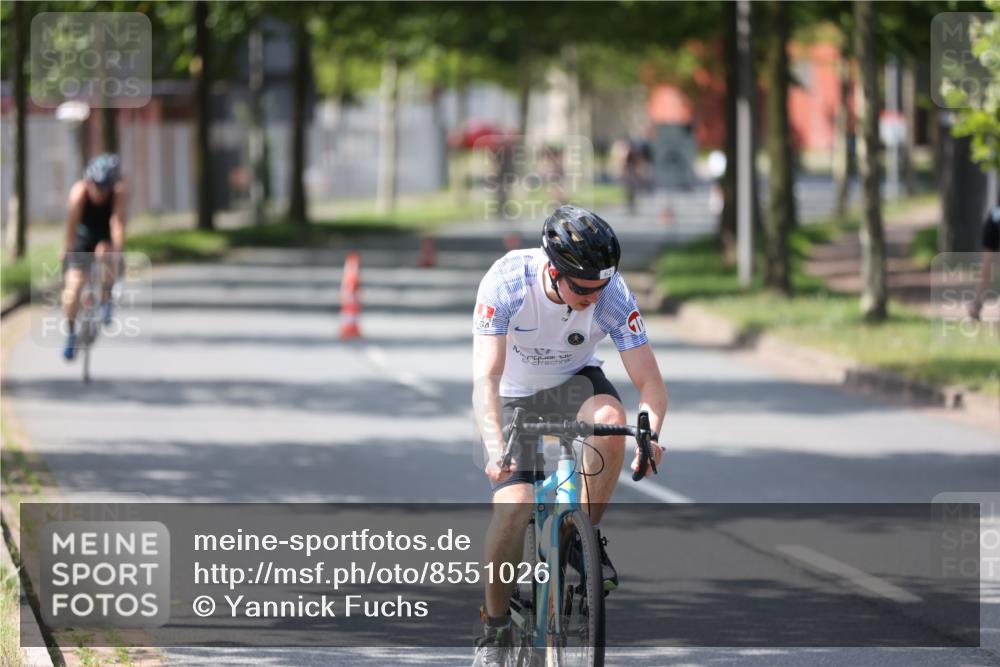10.08.2025 - GEWOBA Citytriathlon Bremen Yannick Fuchs http://msf.ph/oto/8551026 10.08.2025 14:16:16 Radfahren 2, 23, 24, 38, 46, 48, 57, 62, 63, 65, 92, 144 meine-sportfotos.de