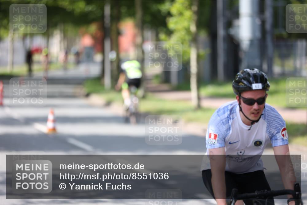 10.08.2025 - GEWOBA Citytriathlon Bremen Yannick Fuchs http://msf.ph/oto/8551036 10.08.2025 14:16:17 Radfahren 2, 23, 24, 31, 38, 46, 48, 57, 62, 63, 65, 92, 144 meine-sportfotos.de
