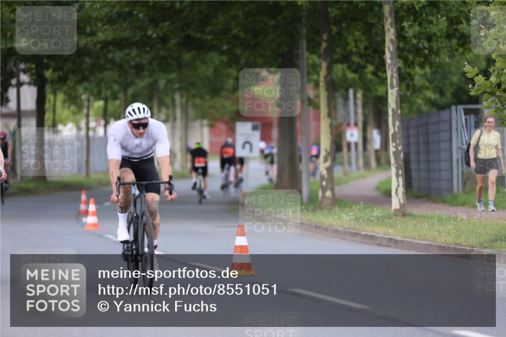 10.08.2025 - GEWOBA Citytriathlon Bremen Yannick Fuchs http://msf.ph/oto/8551051 10.08.2025 12:27:33 Radfahren 568, 586, 647, 792, 835, 929, 962, 1038 meine-sportfotos.de