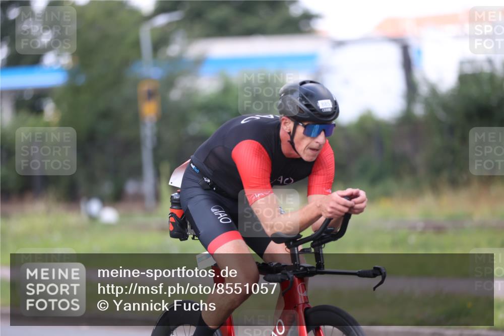 10.08.2025 - GEWOBA Citytriathlon Bremen Yannick Fuchs http://msf.ph/oto/8551057 10.08.2025 12:27:57 Radfahren 593, 669, 674, 676, 697, 712, 713, 716, 800, 819, 885, 907, 963 meine-sportfotos.de