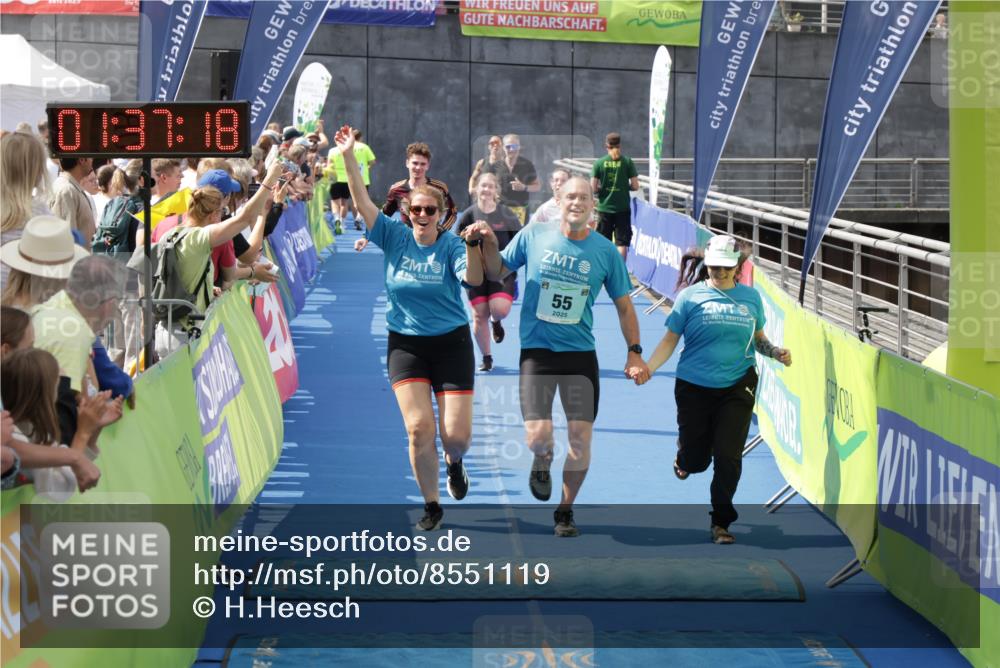 10.08.2025 - GEWOBA Citytriathlon Bremen H.Heesch http://msf.ph/oto/8551119 10.08.2025 11:40:59 Ziel 55, 223 meine-sportfotos.de
