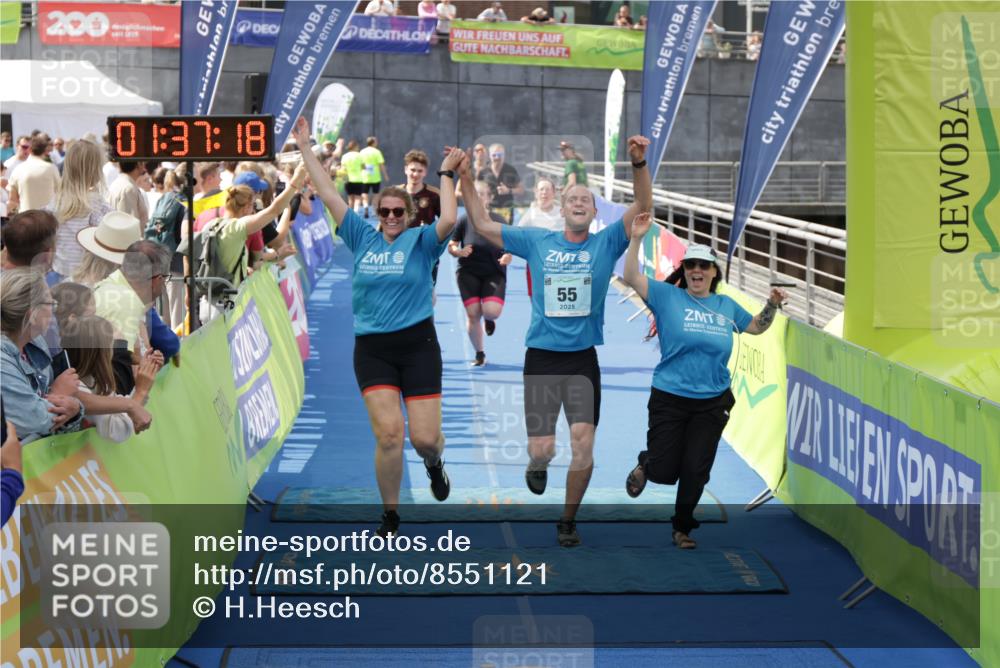 10.08.2025 - GEWOBA Citytriathlon Bremen H.Heesch http://msf.ph/oto/8551121 10.08.2025 11:41:00 Ziel 55, 223, 402, 410 meine-sportfotos.de