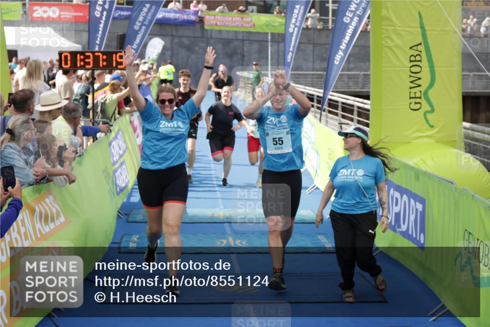 10.08.2025 - GEWOBA Citytriathlon Bremen H.Heesch http://msf.ph/oto/8551124 10.08.2025 11:41:01 Ziel 55, 223, 402, 410 meine-sportfotos.de