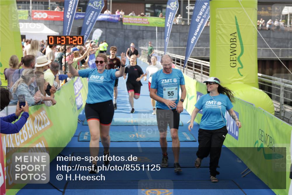 10.08.2025 - GEWOBA Citytriathlon Bremen H.Heesch http://msf.ph/oto/8551125 10.08.2025 11:41:01 Ziel 55, 223, 402, 410 meine-sportfotos.de