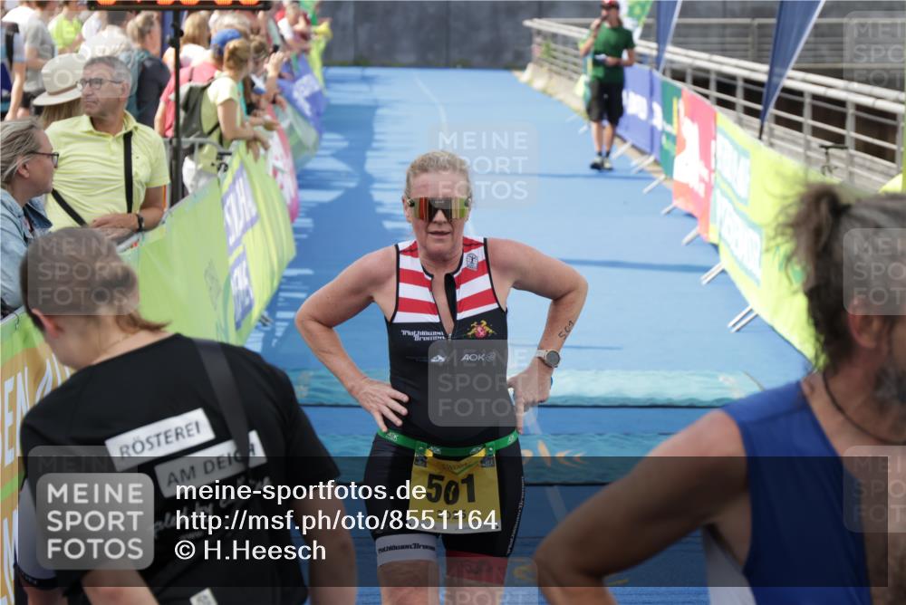 10.08.2025 - GEWOBA Citytriathlon Bremen H.Heesch http://msf.ph/oto/8551164 10.08.2025 11:42:10 Ziel 501 meine-sportfotos.de