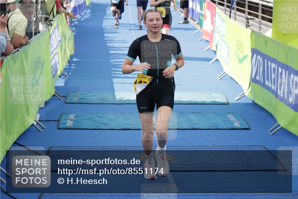 10.08.2025 - GEWOBA Citytriathlon Bremen H.Heesch http://msf.ph/oto/8551174 10.08.2025 11:42:42 Ziel 139, 235, 447, 476 meine-sportfotos.de