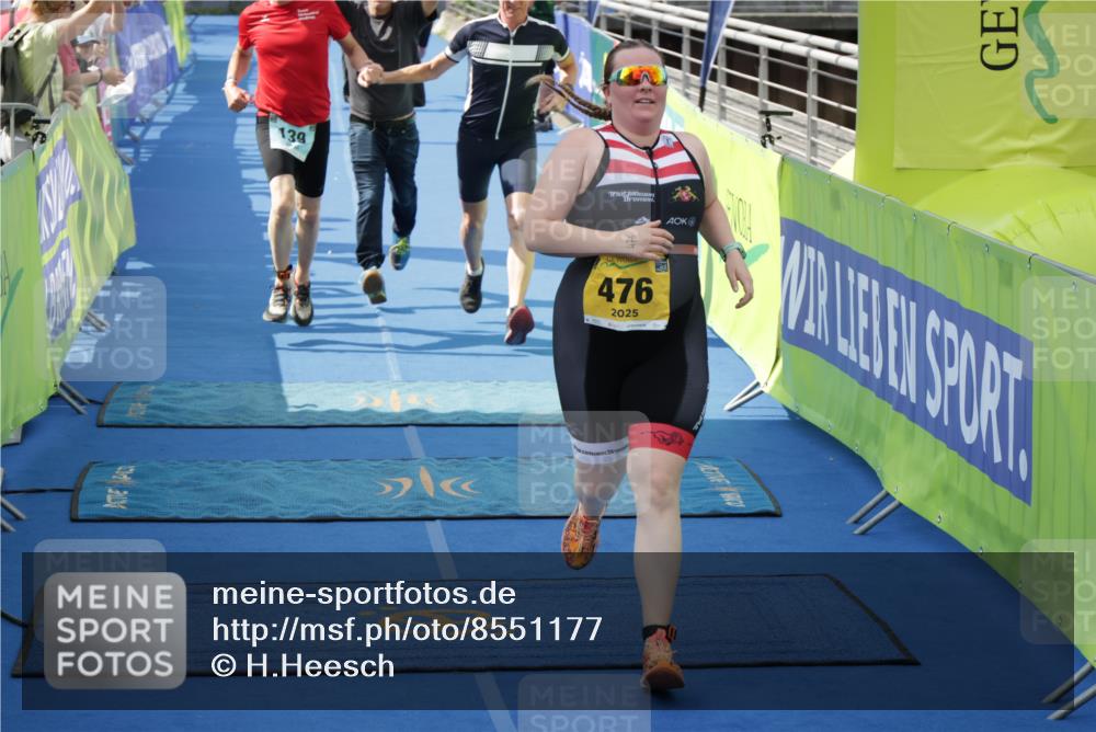 10.08.2025 - GEWOBA Citytriathlon Bremen H.Heesch http://msf.ph/oto/8551177 10.08.2025 11:42:45 Ziel 139, 447, 463 meine-sportfotos.de