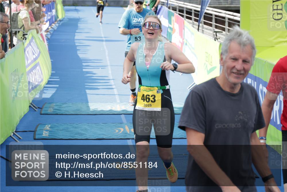 10.08.2025 - GEWOBA Citytriathlon Bremen H.Heesch http://msf.ph/oto/8551184 10.08.2025 11:42:52 Ziel 53, 139, 463 meine-sportfotos.de