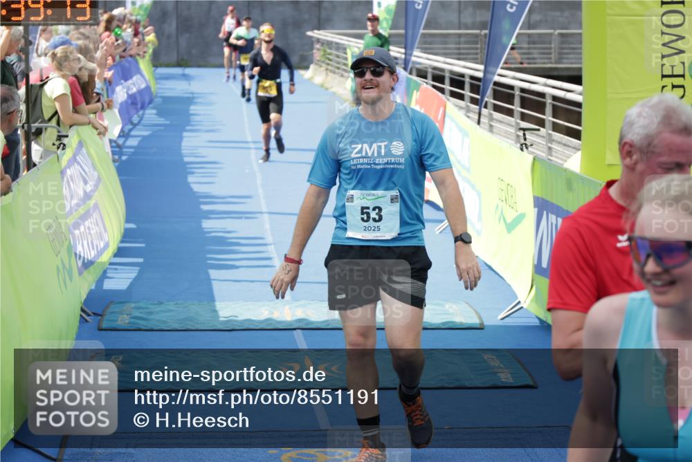 10.08.2025 - GEWOBA Citytriathlon Bremen H.Heesch http://msf.ph/oto/8551191 10.08.2025 11:42:55 Ziel 53, 355, 463 meine-sportfotos.de