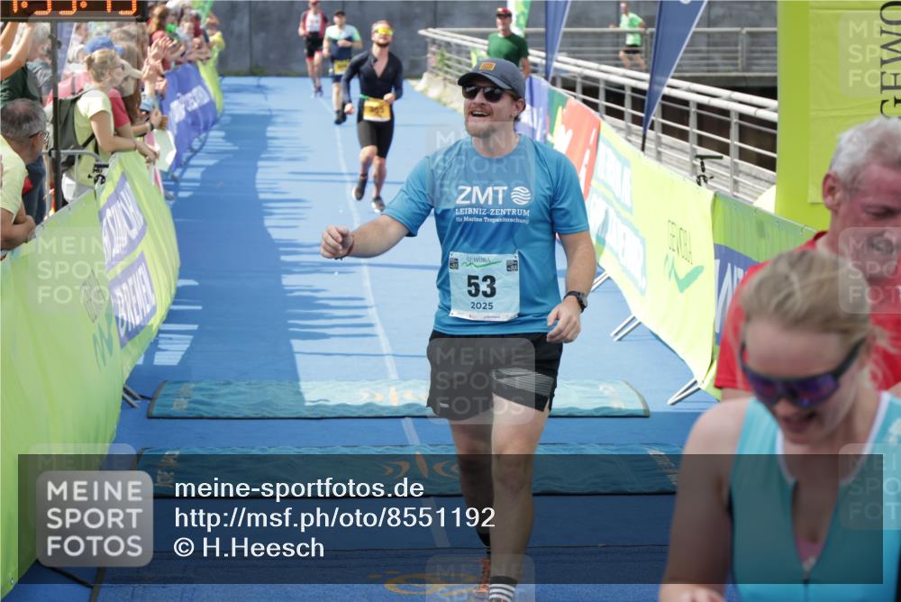 10.08.2025 - GEWOBA Citytriathlon Bremen H.Heesch http://msf.ph/oto/8551192 10.08.2025 11:42:55 Ziel 53, 355, 463 meine-sportfotos.de