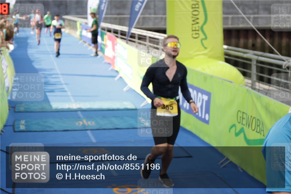 10.08.2025 - GEWOBA Citytriathlon Bremen H.Heesch http://msf.ph/oto/8551196 10.08.2025 11:43:00 Ziel 355 meine-sportfotos.de