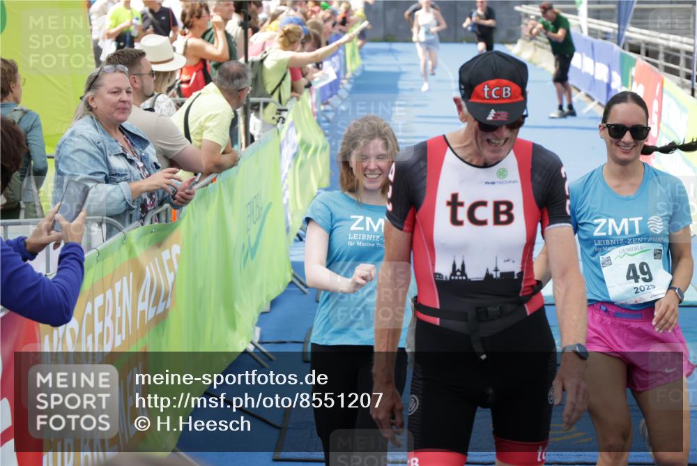 10.08.2025 - GEWOBA Citytriathlon Bremen H.Heesch http://msf.ph/oto/8551207 10.08.2025 11:43:11 Ziel 49, 169, 229, 354, 506 meine-sportfotos.de