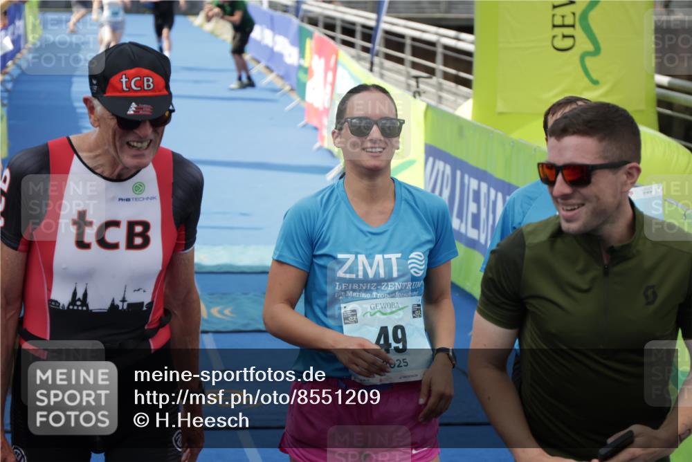 10.08.2025 - GEWOBA Citytriathlon Bremen H.Heesch http://msf.ph/oto/8551209 10.08.2025 11:43:12 Ziel 49, 169, 229, 354, 506 meine-sportfotos.de